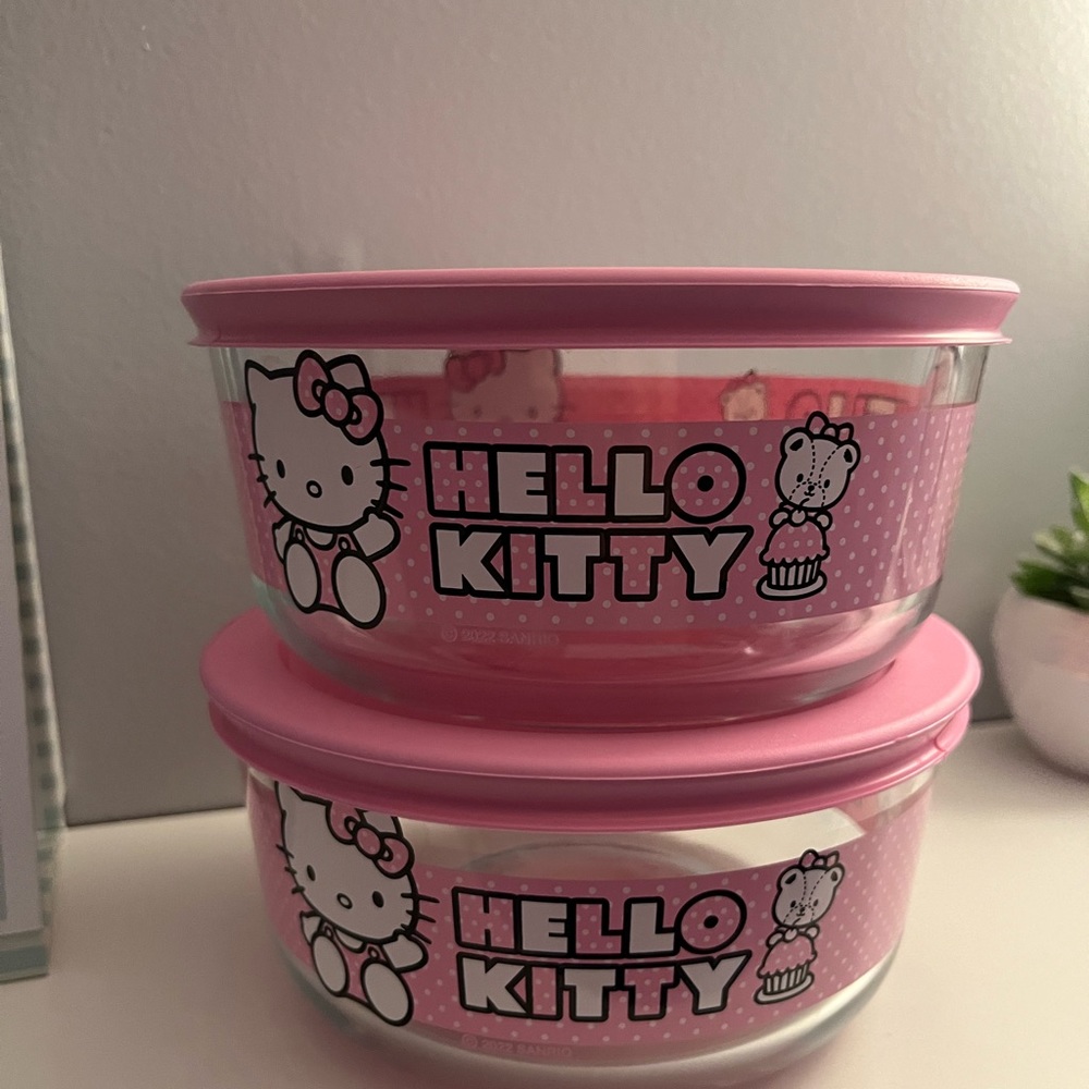 🌸Hello Kitty Pyrex Glass Bowls🌸